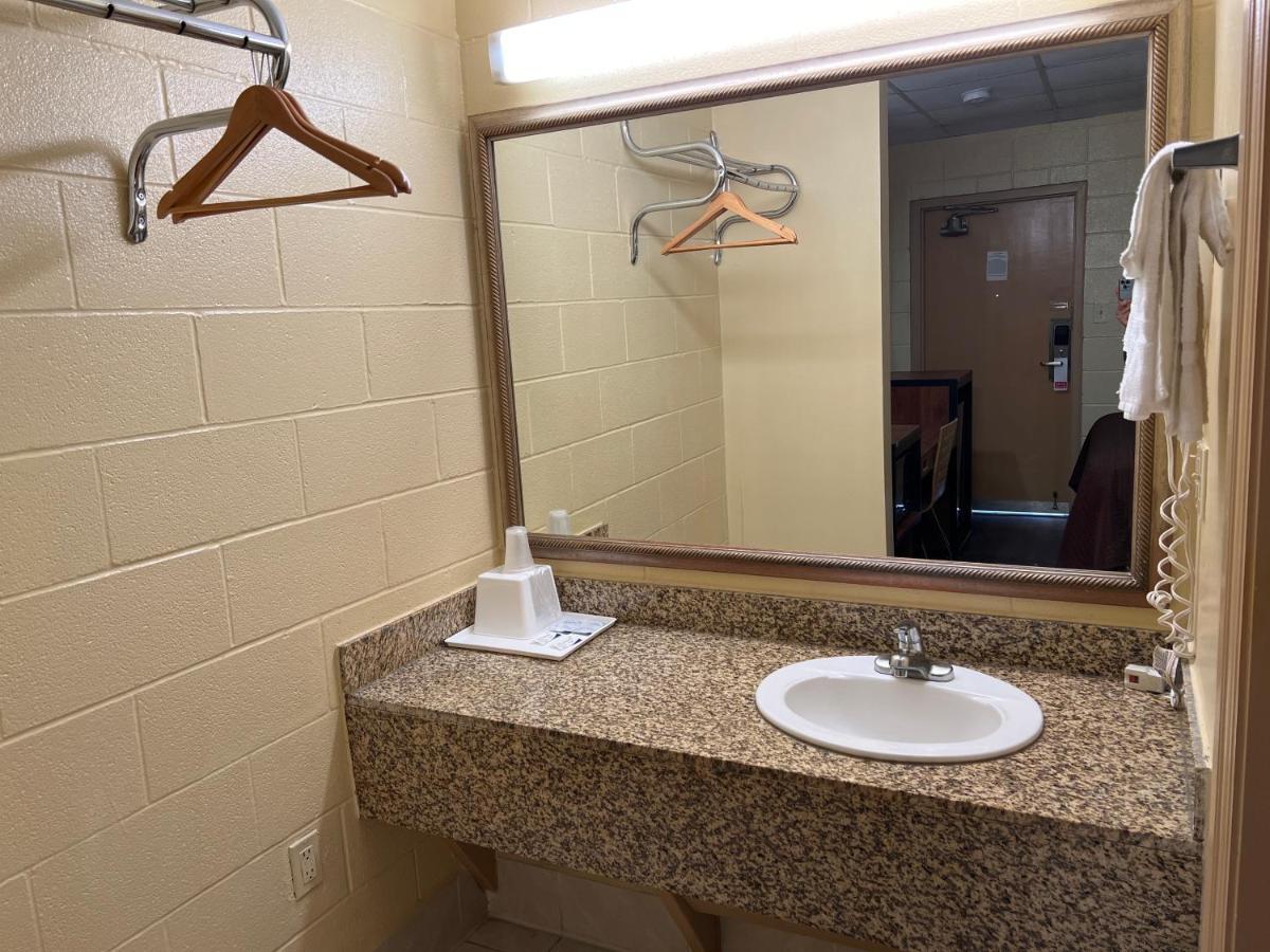 Executive Inn & Suites Lackland Afb Сан Антонио Екстериор снимка