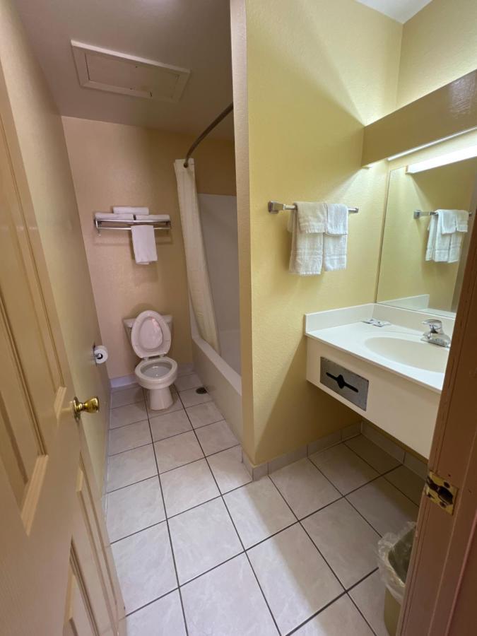 Executive Inn & Suites Lackland Afb Сан Антонио Екстериор снимка
