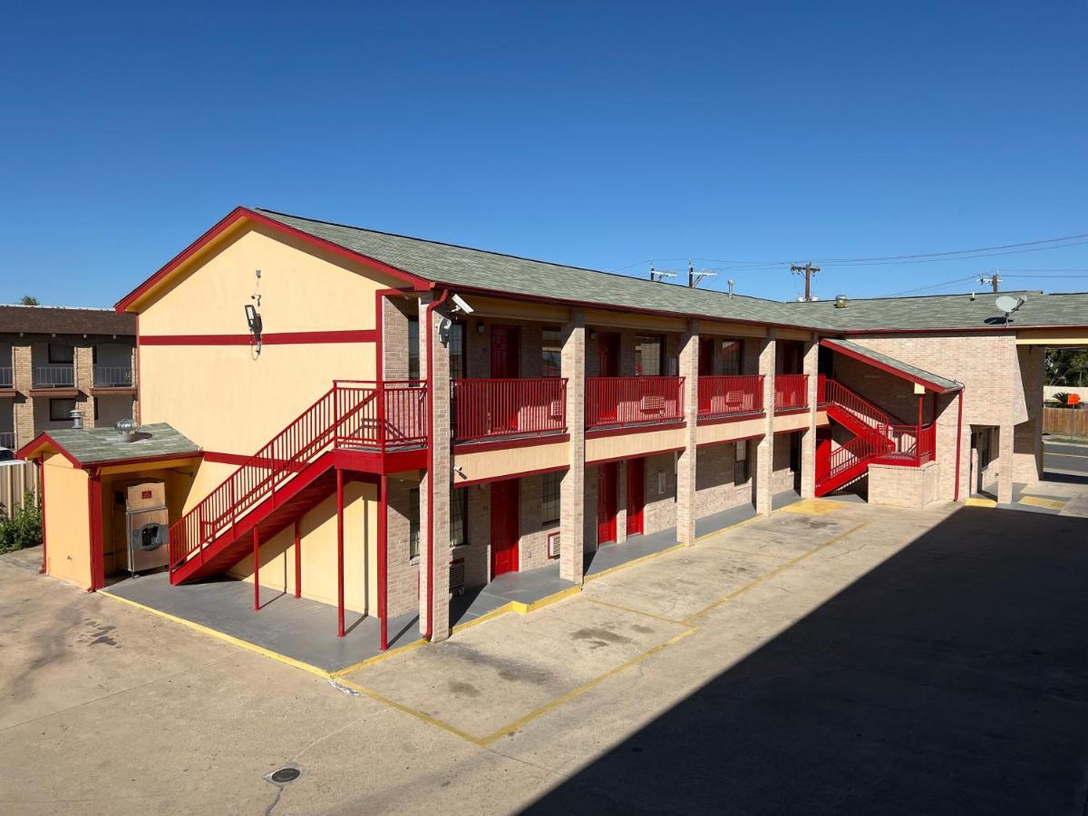 Executive Inn & Suites Lackland Afb Сан Антонио Екстериор снимка