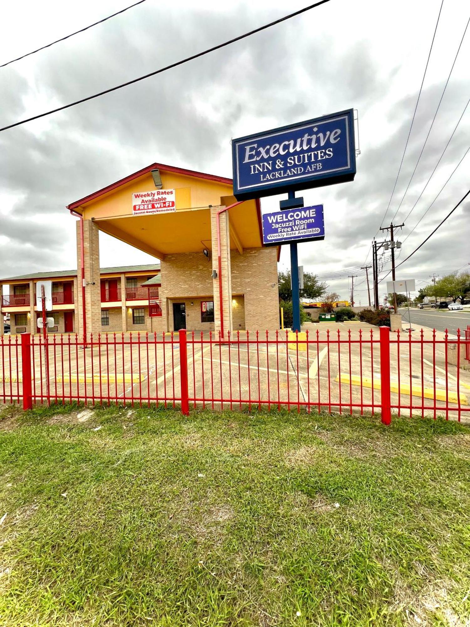 Executive Inn & Suites Lackland Afb Сан Антонио Екстериор снимка